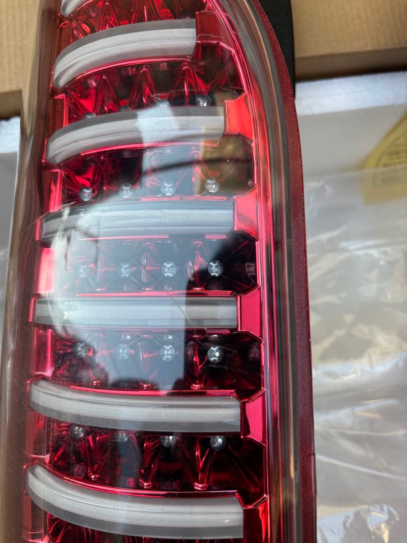 ハイエース　Valenti テールランプ　ブレーキランプ　両側