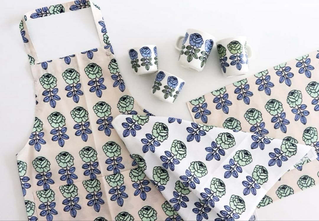 ✈︎新品未使用✈︎マリメッコ　marimekko エプロン　ヴィヒキルース