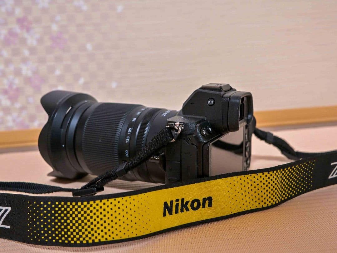 Nikon Z5 本体 ＆ NIKKOR 24-200レンズ