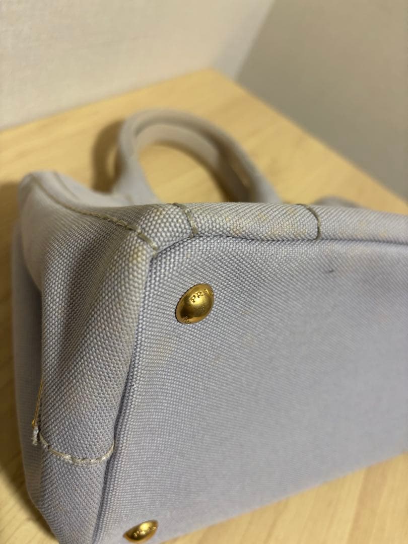 PRADA グレー ショルダーバッグ