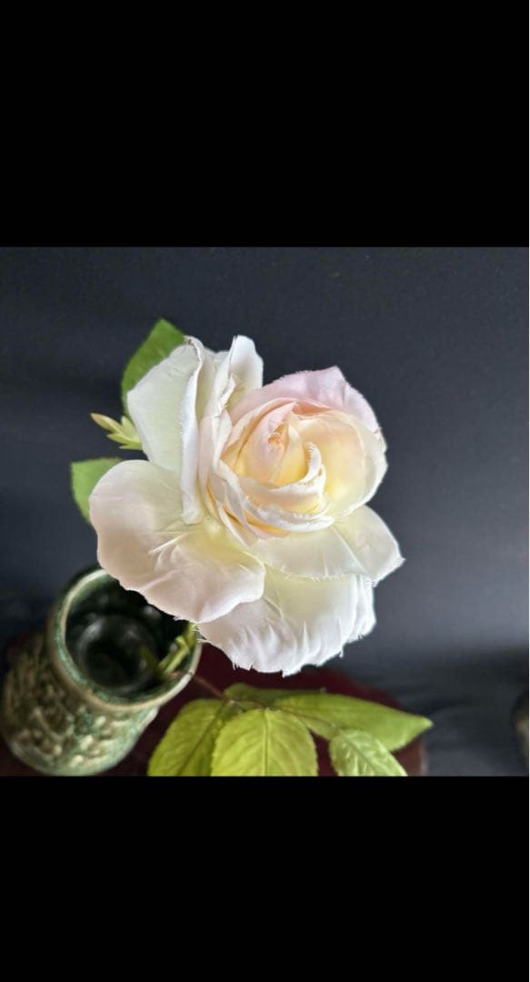 アートフラワーブーケ　花　アートフラワー　造花　薔薇　バラ　管理番号1ー白い薔薇