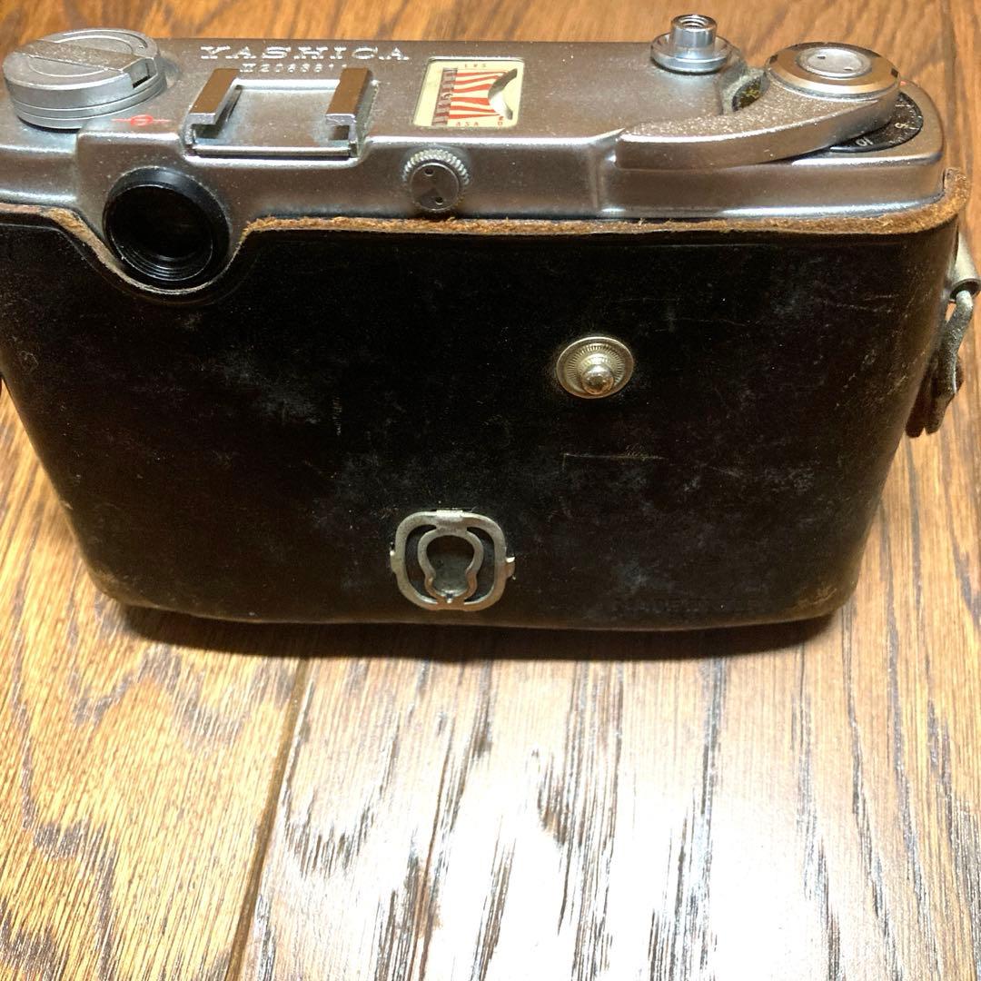 革ケース付　昭和フィルムカメラ　YASHICA