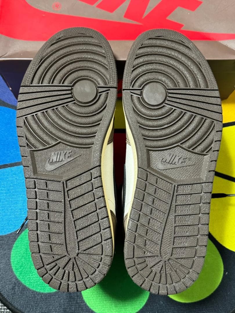 Travis Scott × Nike Air Jordan 1 ダークモカ