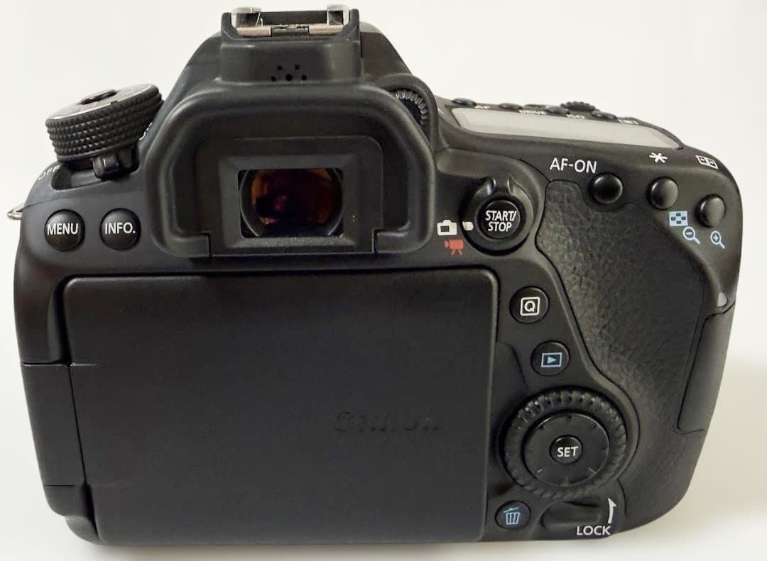 ★美品、ショット数少★Canon EOS 80D EF-S 18-135mm,