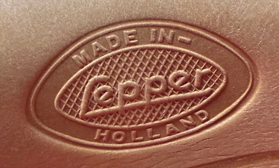 Lepper社　レッパー社　本革サドル　自転車パーツ　オランダ　未使用品