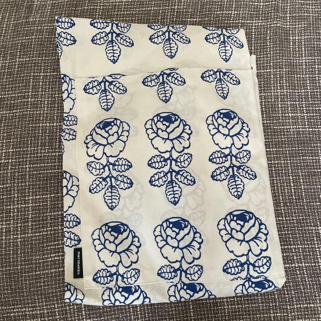 未使用品marimekoマリメッコ　Vihkiruusuヴィヒキルース/エプロン