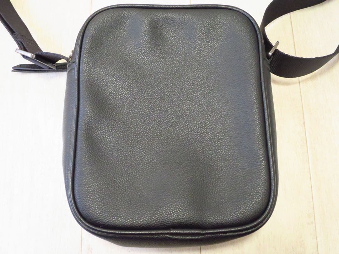 ARMANI EXCHANGE アルマーニエクスチェンジ ショルダーバッグ 美品