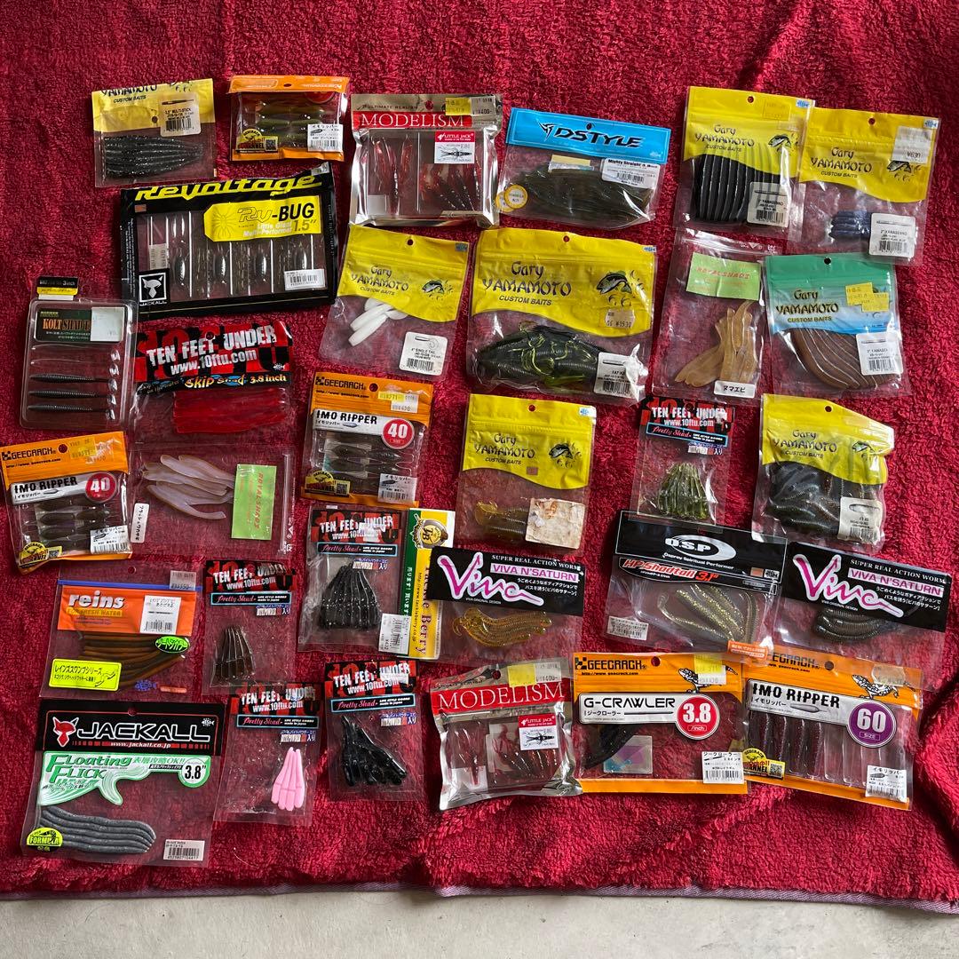 まとめ売り バス釣りルアー、ワーム、フック、シンカー、ケースなど小物大量セット