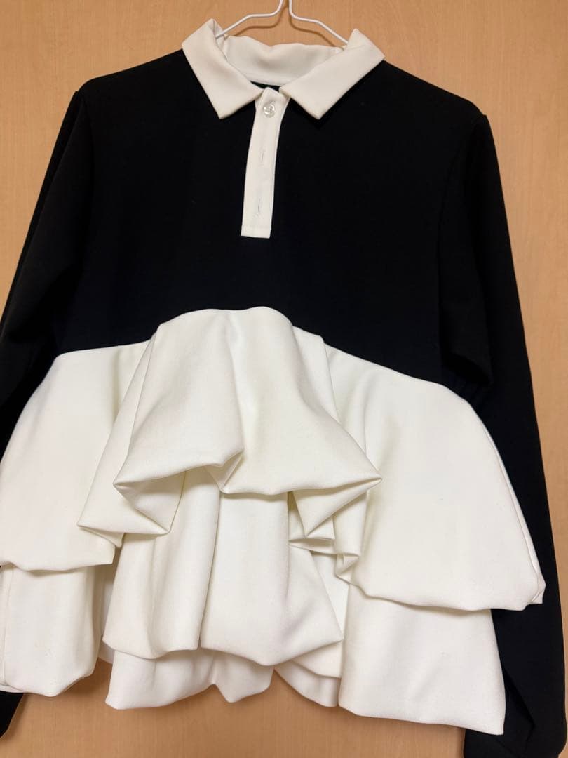 yuu！the toe / hydra peplum tops（m）