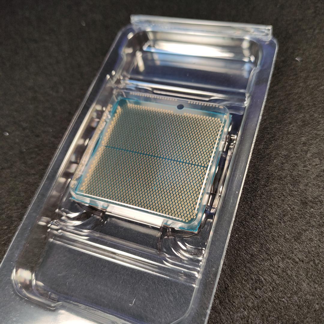 AMD Ryzen 9 9800X3D【動作確認済み】