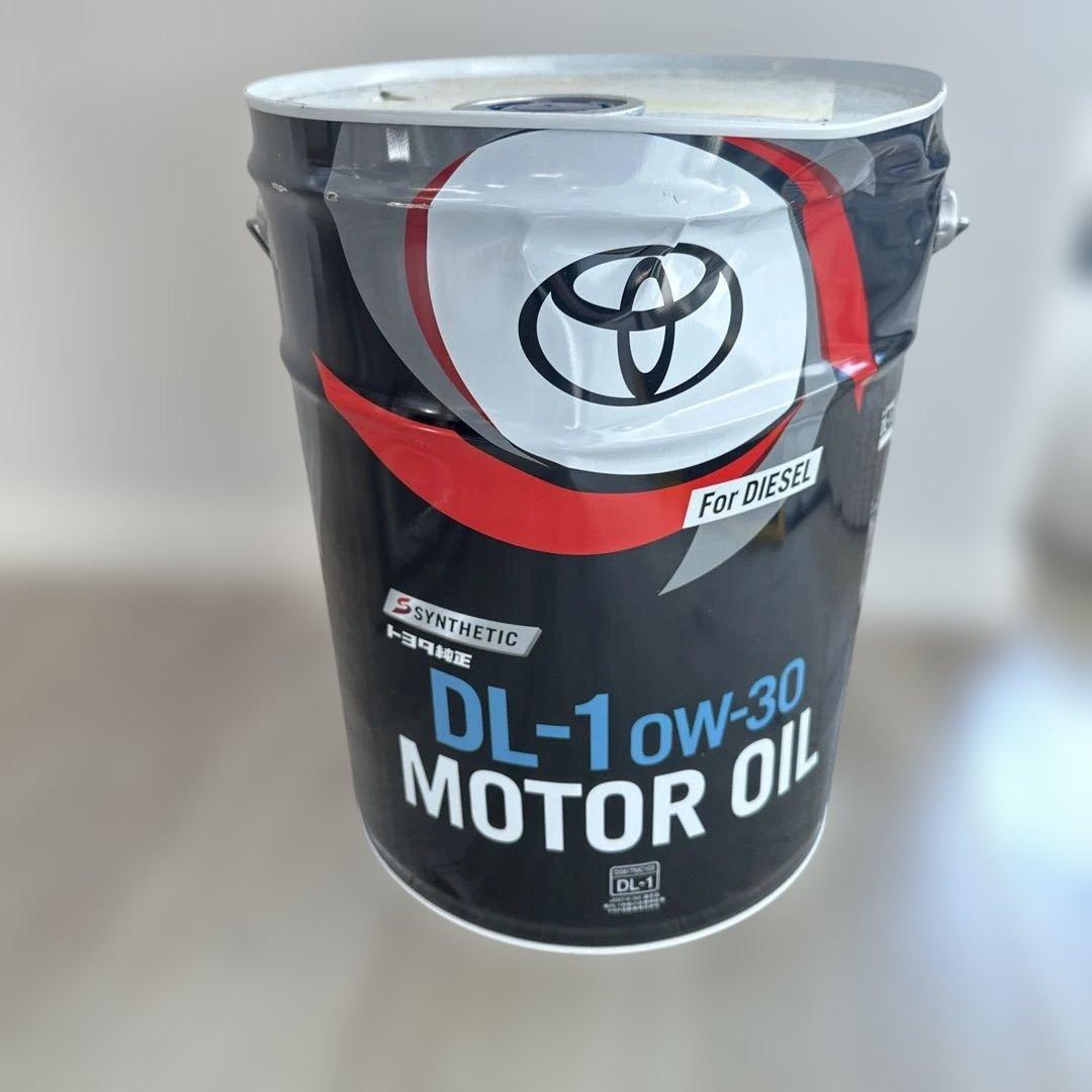 【ゆかちゃん様】トヨタDL-10W-30 エンジンオイル とオイルフィルター