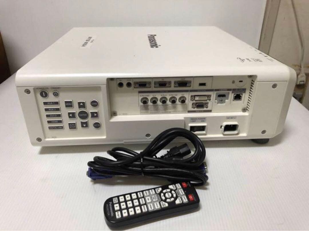 Panasonic PT-DW750JW 7000ルーメン 業務用ランプ88時間