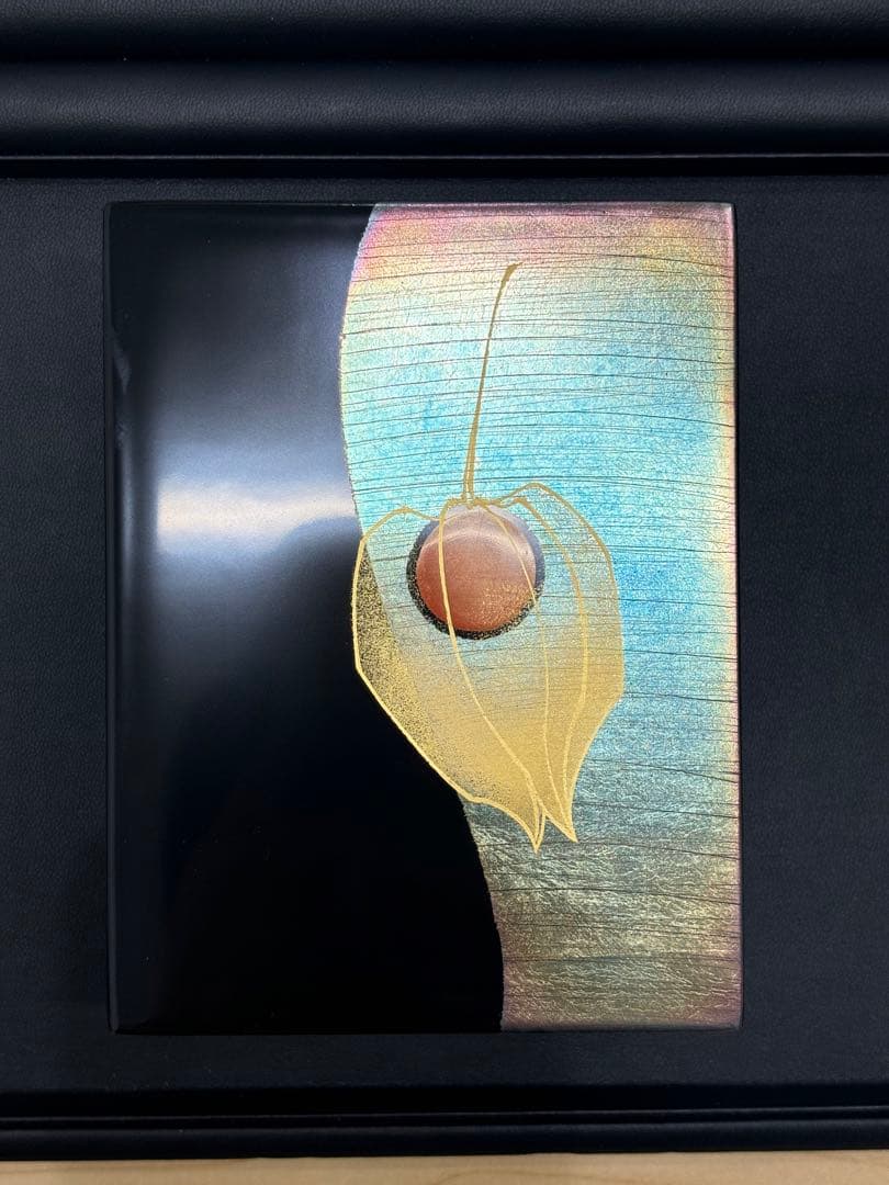 【極美品】ぬりもの 金色の葉と実のデザイン