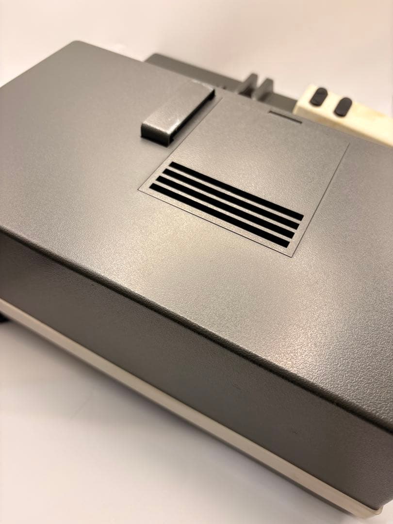 Leitz PRADOVIT R 150 プロジェクター本体