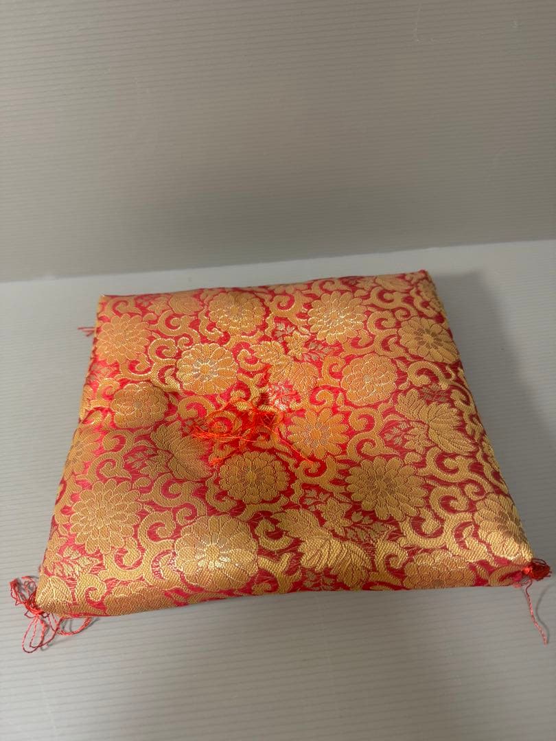 2118九谷焼 時代色絵 小槌に白ねずみ 干支置物　十二支子 縁起物　座布団付き