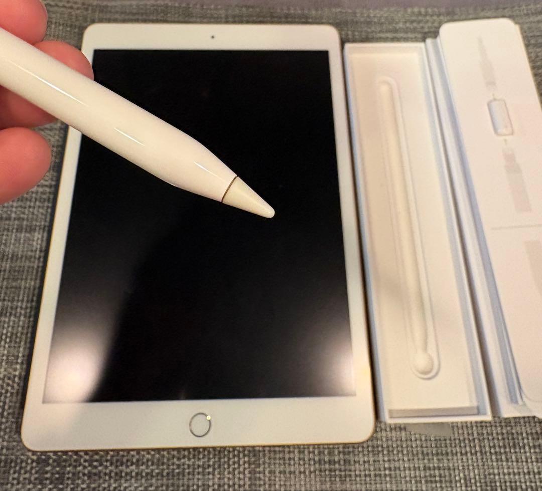 【美品】iPad 第7世代 32GB Wi-Fiモデル Apple Pencil