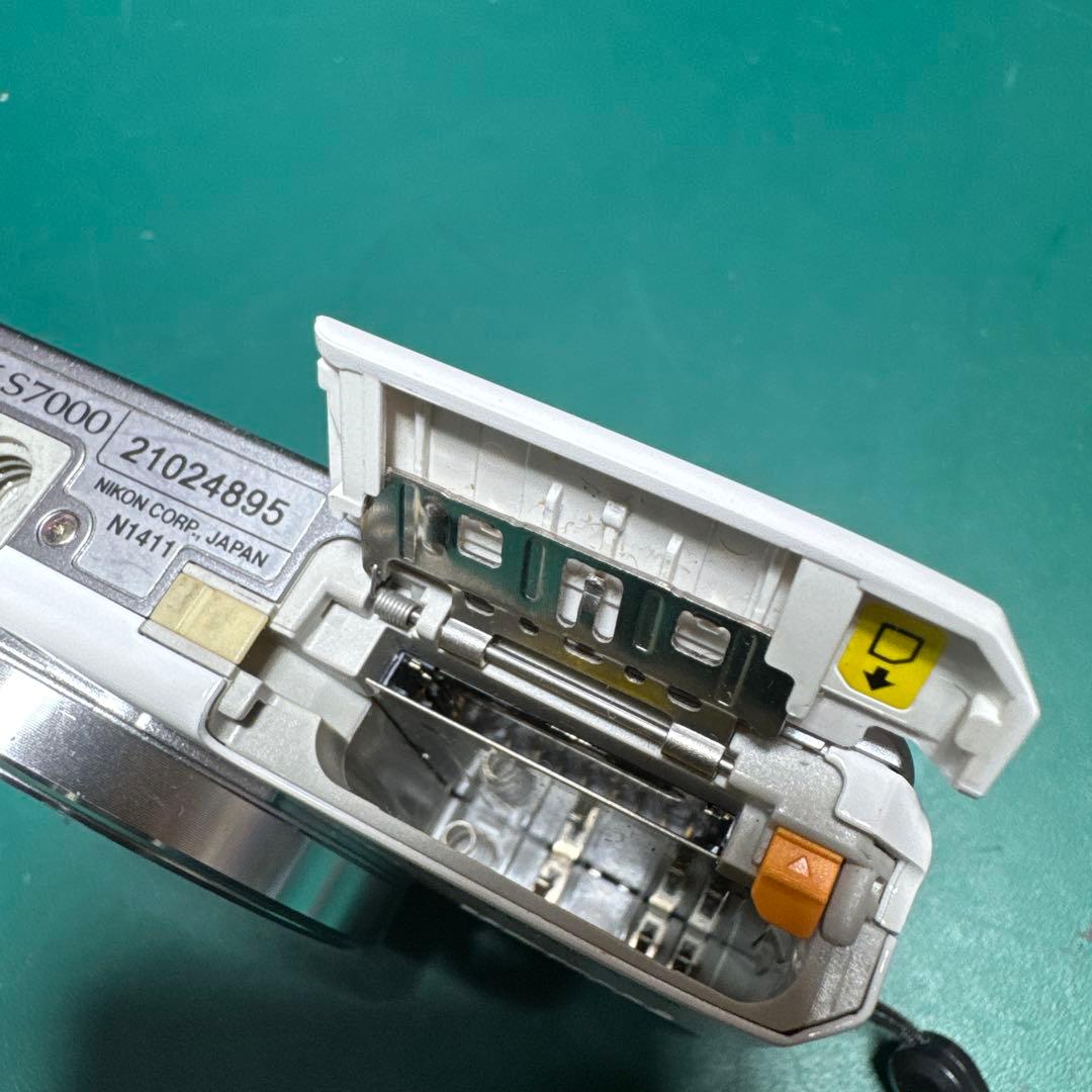 Nikon COOLPIX S7000 ホワイト