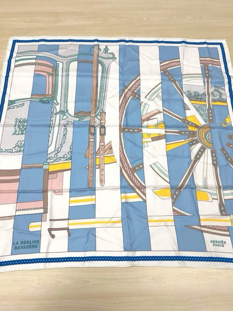 ★HERMES スカーフ カレ90 ベルリンヌ馬車・バヤデール 春夏コレクション
