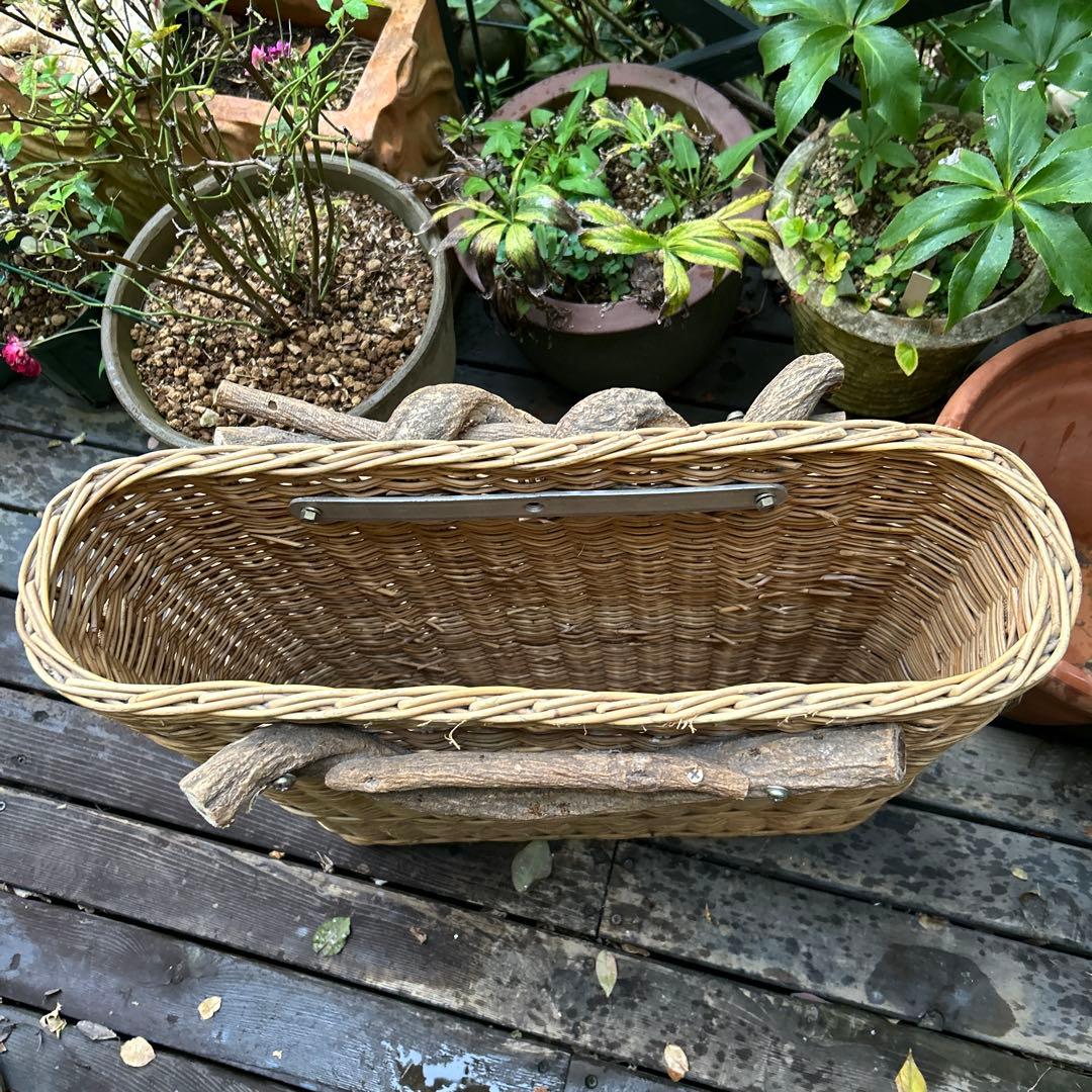 稀少ヴィンテージドイツ/スイス 籐バスケット/バスケットケース　枝飾り付き