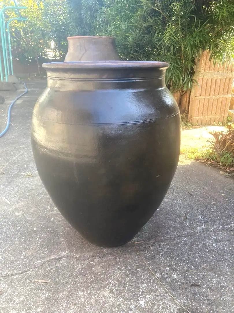 【古美術】趣のある黒茶褐色の陶器のカメ59センチ