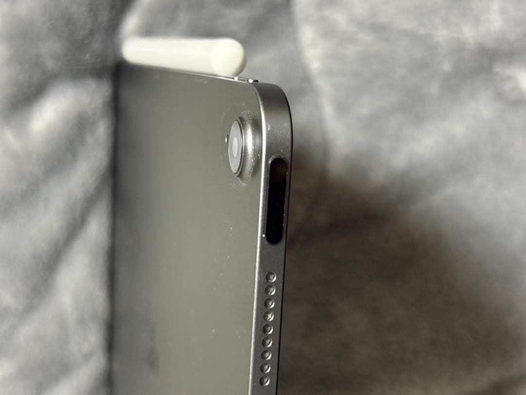 Apple iPad Air (第5世代) スペースグレー本体