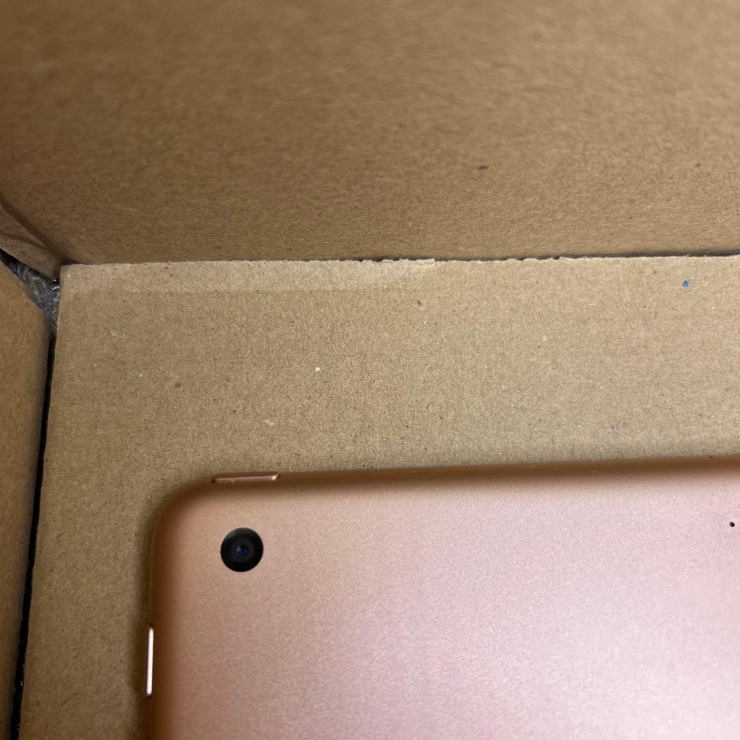 Apple iPad (第６世代) Wi-Fi 32GB ゴールド