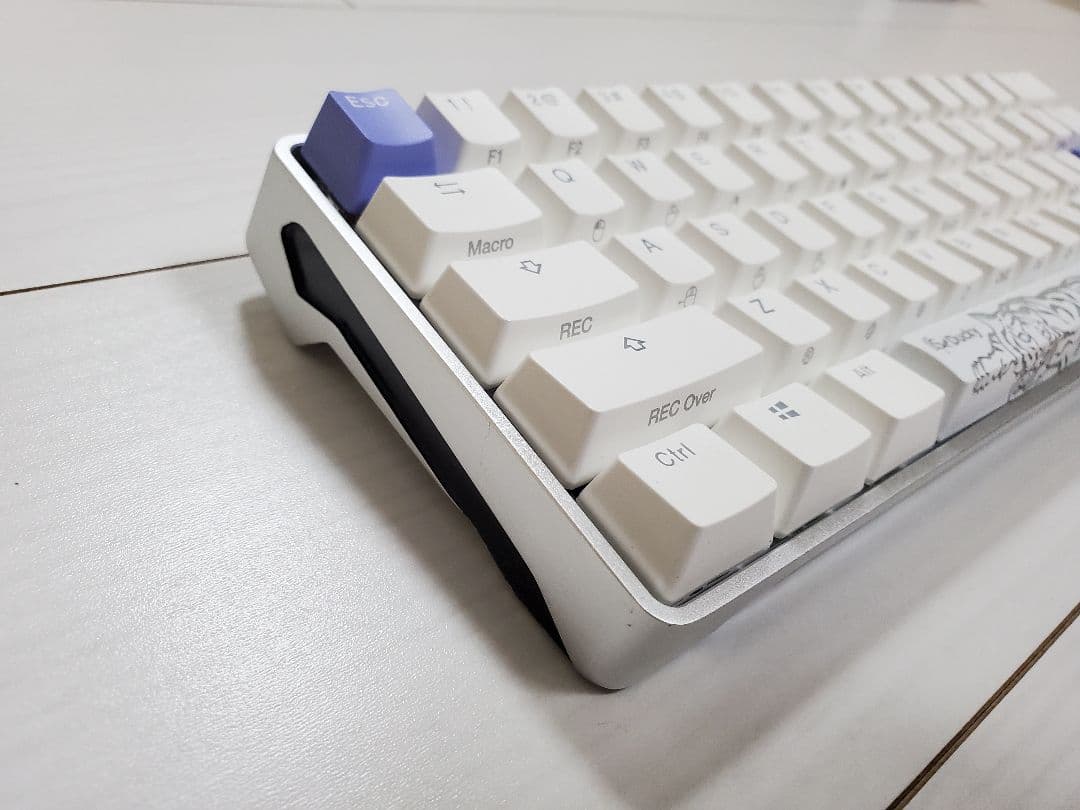 DUCKY × IQUNIX キーボード 【静音赤軸】
