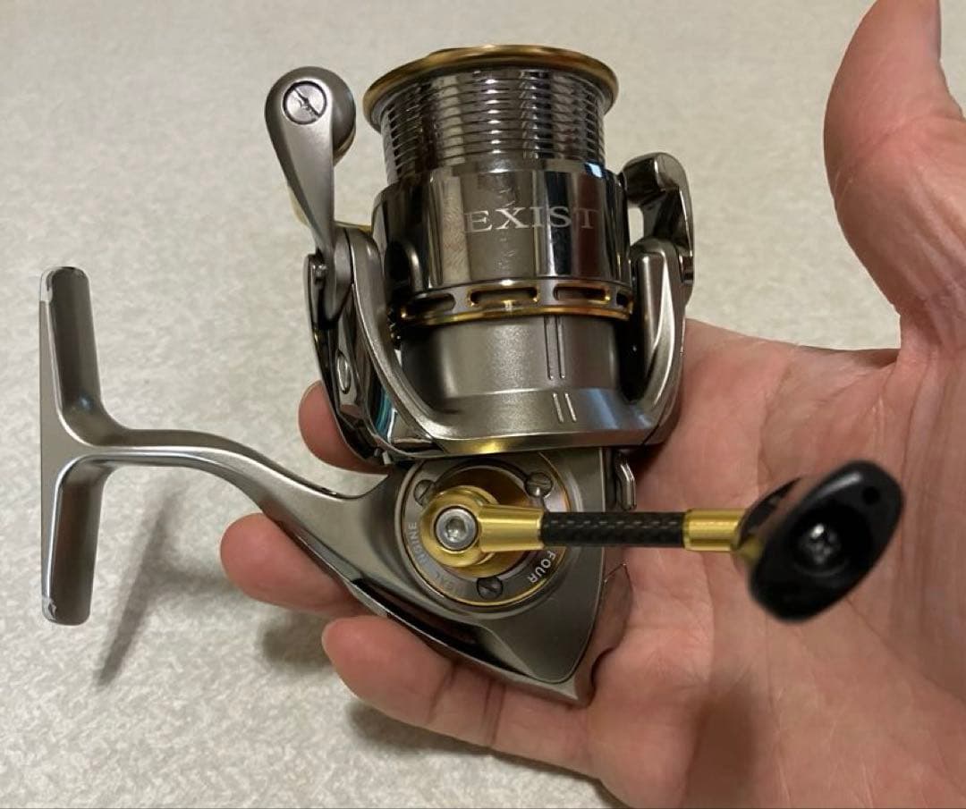 05イグジスト2004 カスタム2台