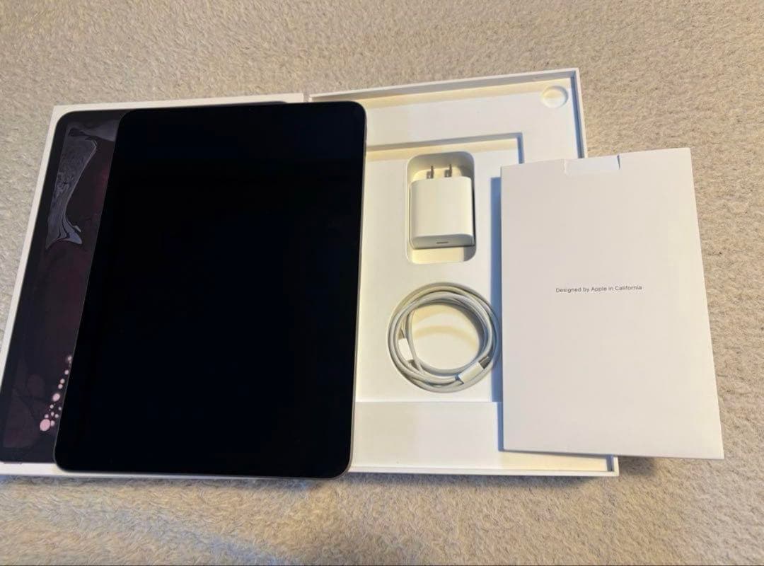 (美品) iPad Pro 11 第ー世代 256GB キーボードケース付き