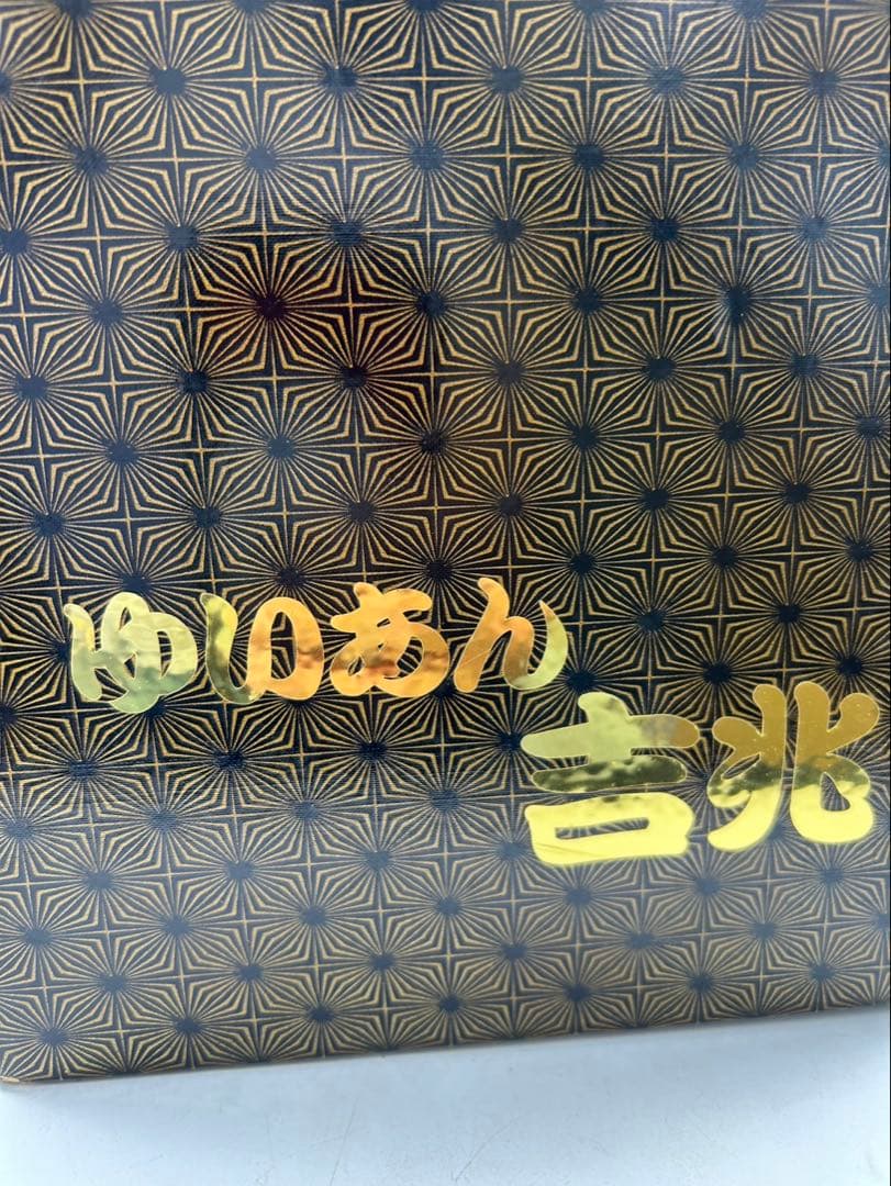 伝統的なダークブラウンウィッグ