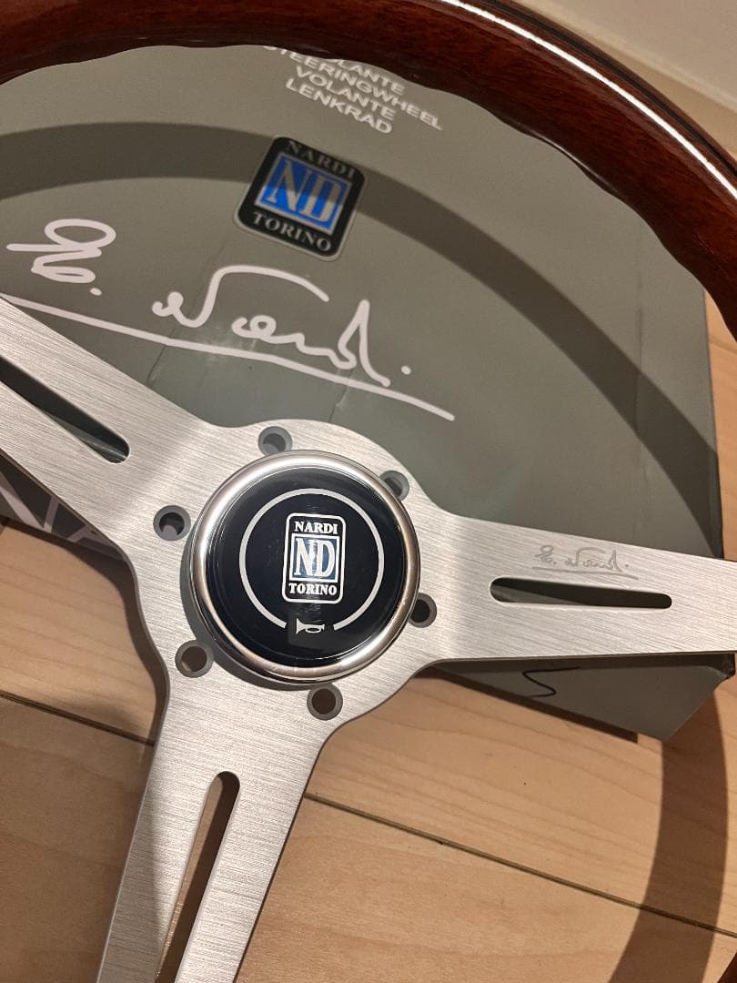NARDI　ステアリング ウッド調/黒色線/シルバー　350mm