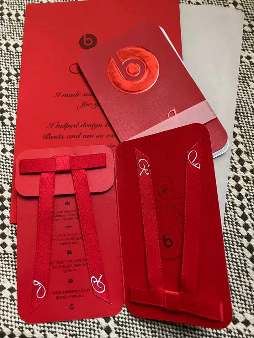 Beats Solo 4 “Ruby Red” Beats x JENNIE