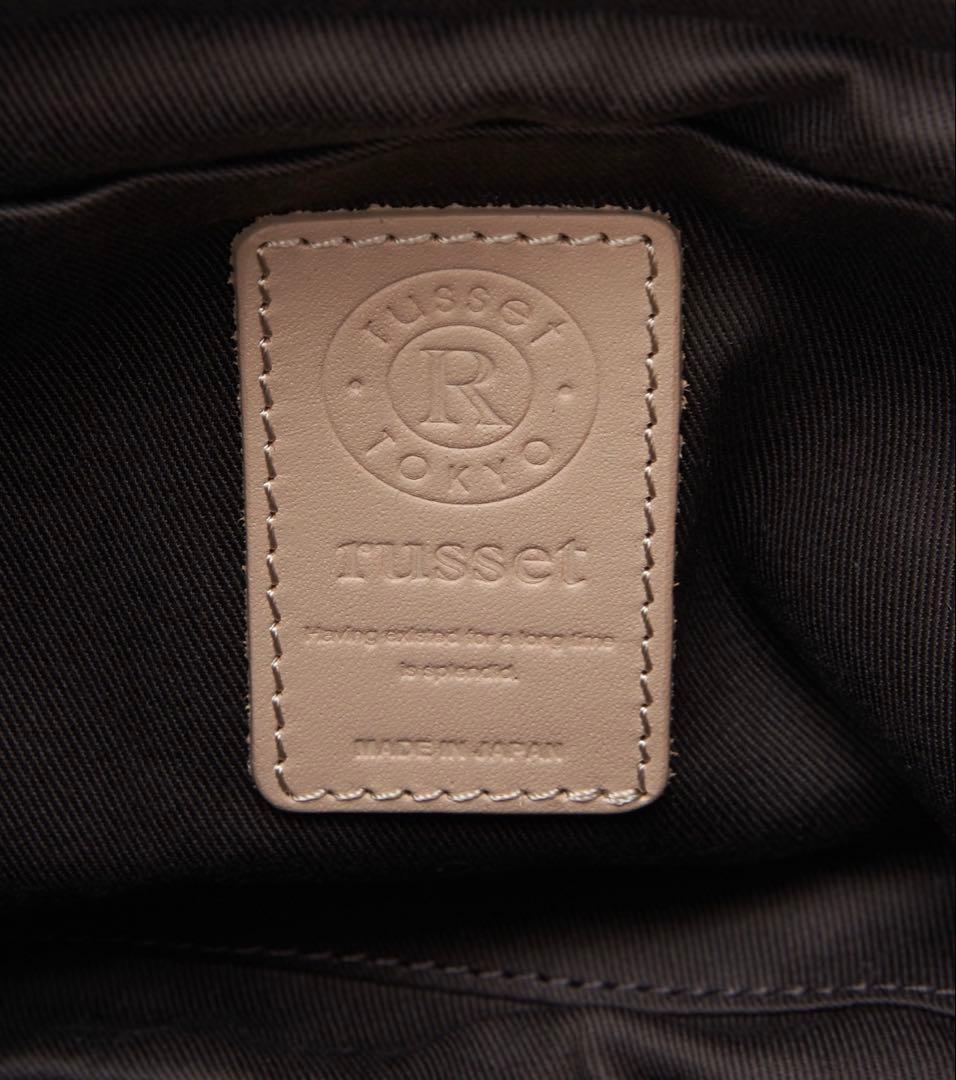 russet ソフトレザーラウンドショルダーバッグ