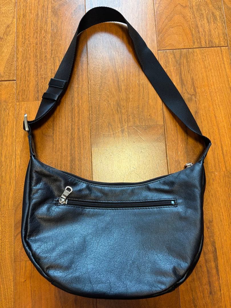 russet ソフトレザーラウンドショルダーバッグ