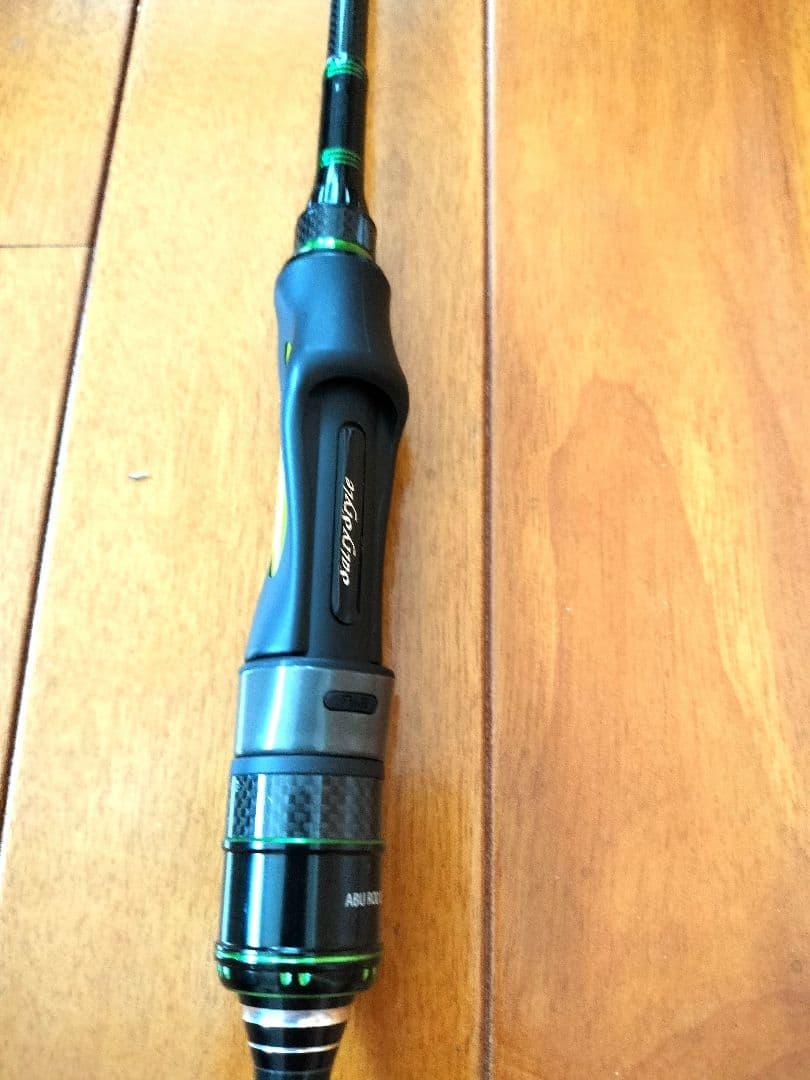 【美品】ABU ソルティスタイル Colorsカラーズ STCS-664L-LG