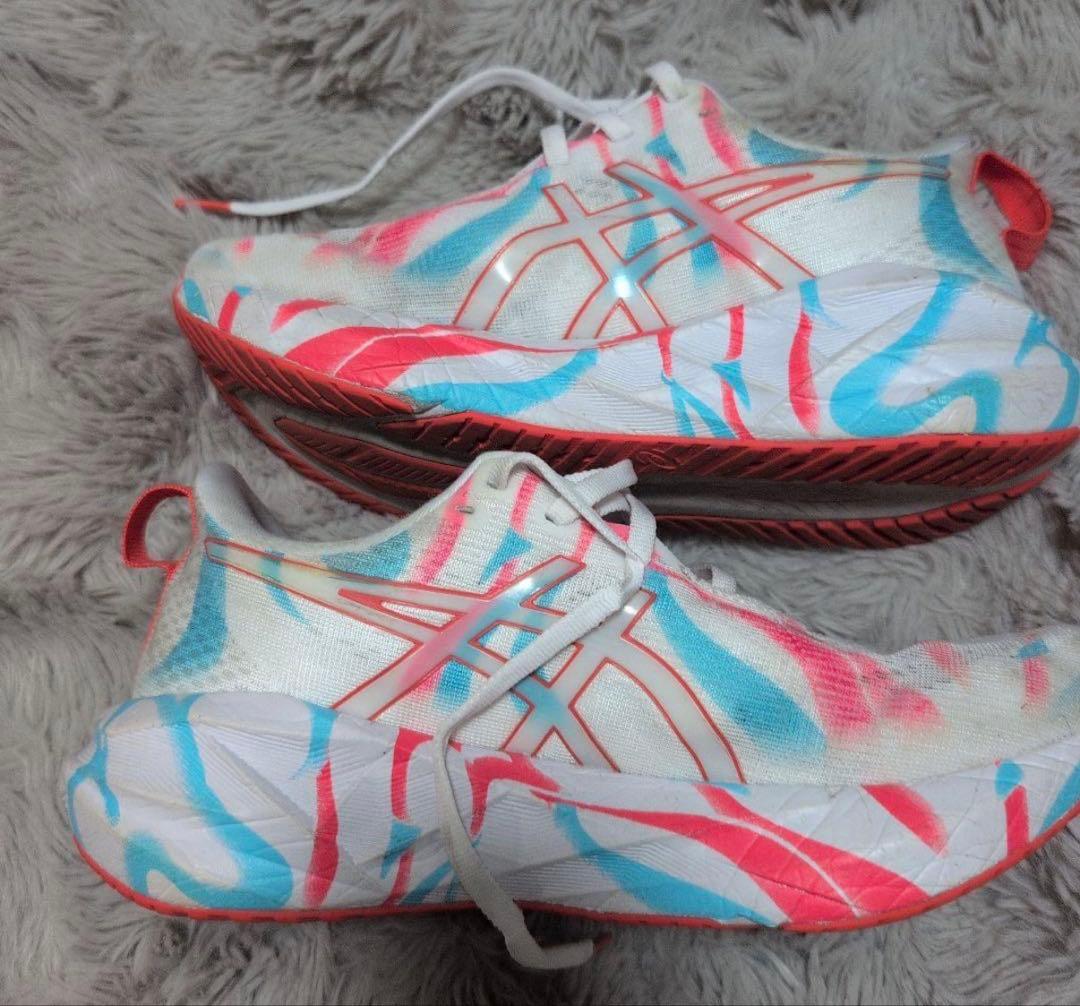 東京マラソン2025 限定モデル　アシックス NOVA BLAST5