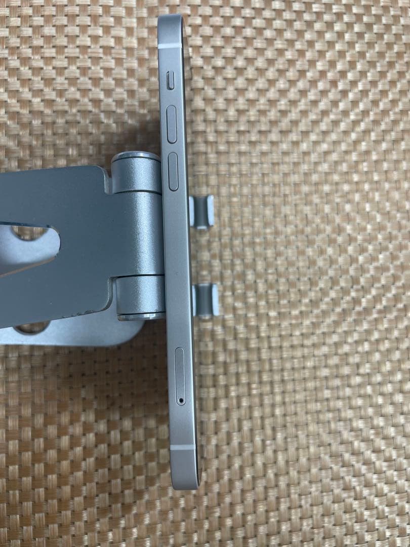 iPhone 12 64 GB ホワイトSIMフリー【8262】