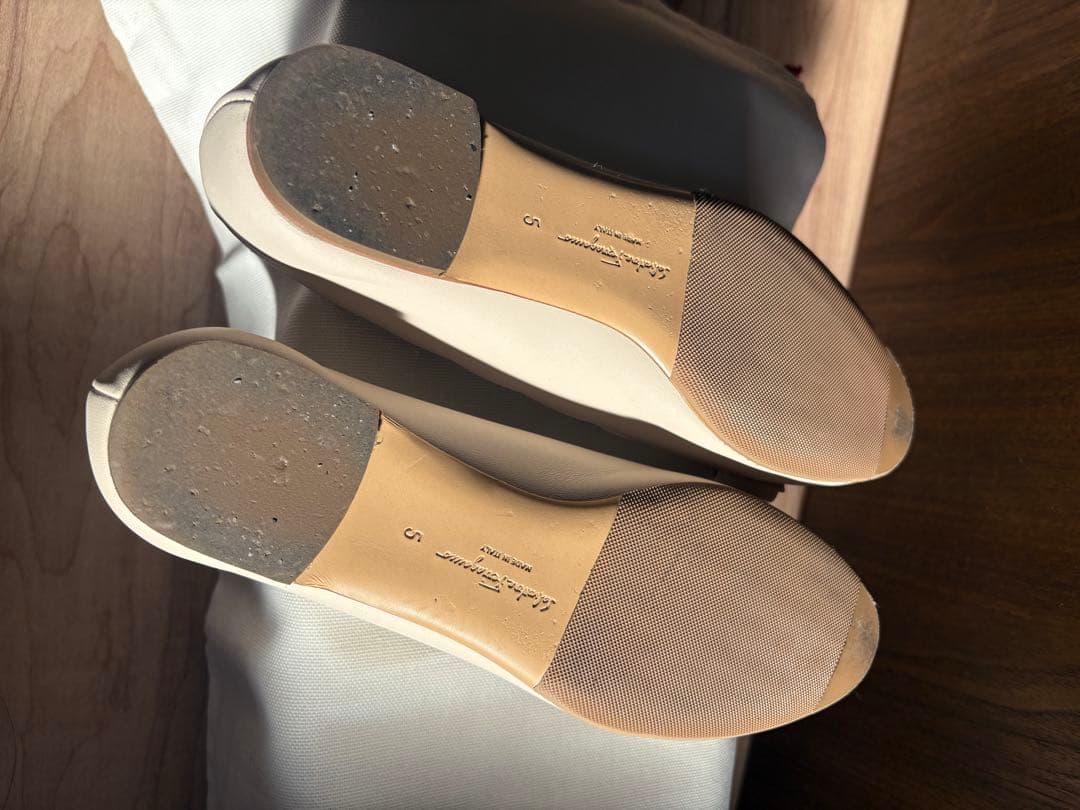 最終価格！フェラガモ　ヴァラ　バレエシューズ