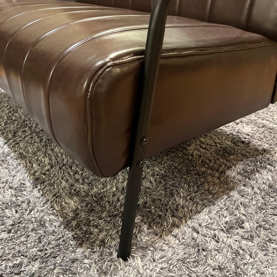 美品　ニトリ　2人掛けソファ 合皮タイプ (ステイン2KD Nシールド DBR)