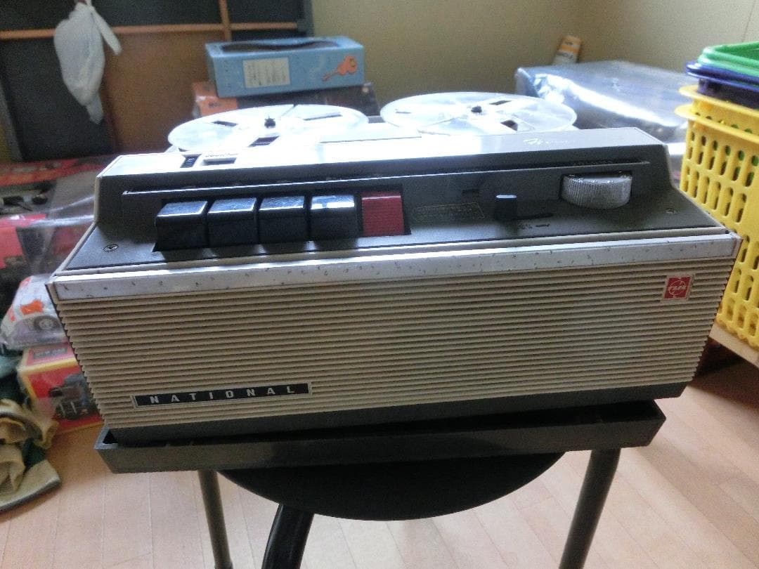 昭和の時代のナショナルのテープレコーダー