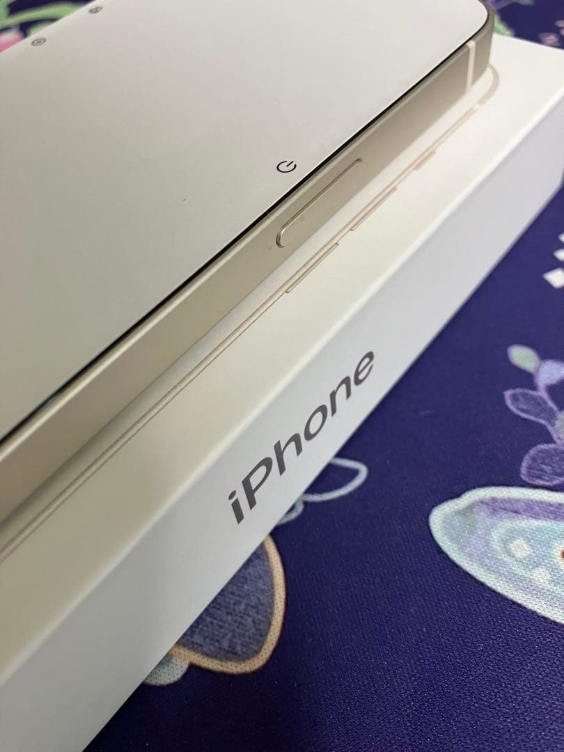 Apple iPhone 13 256GB スターライト 本体新品 SIMフリー