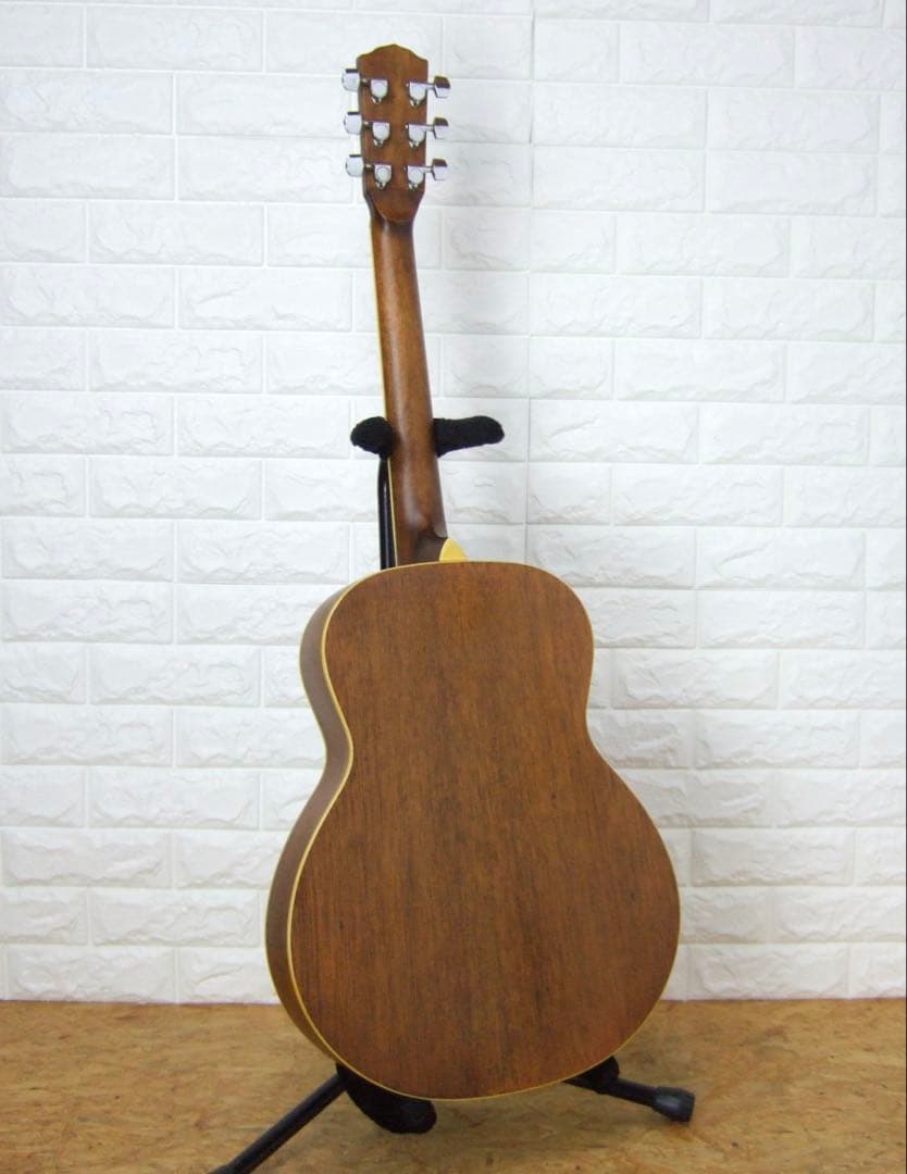 Fender FR-93リゾネーターギター