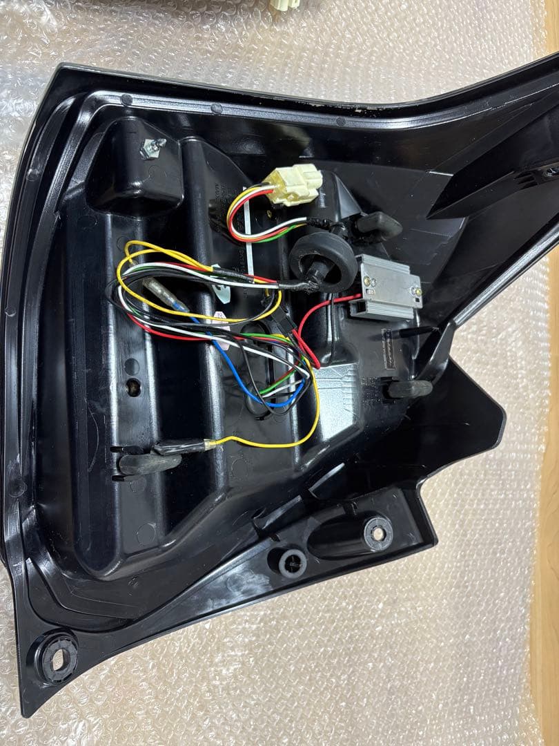 zc33s　ソナー　？　バレンティ　？テールランプ　左右セット