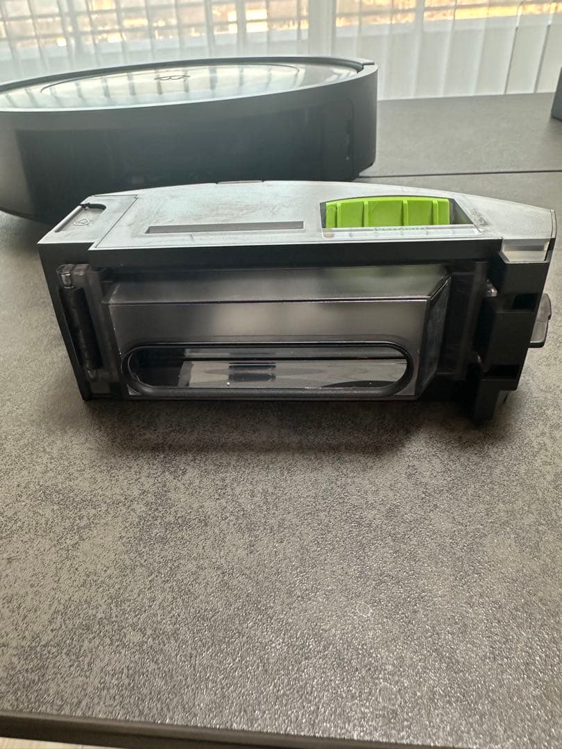 iRobot Roomba j7+ロボット掃除機