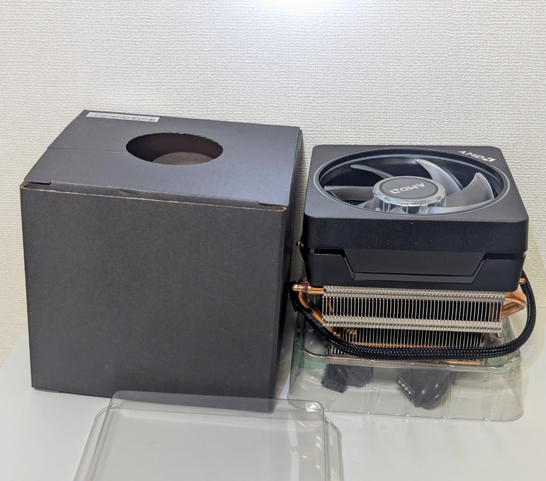 AMD Ryzen 7 3700X Wraith Prism RGBクーラー付き