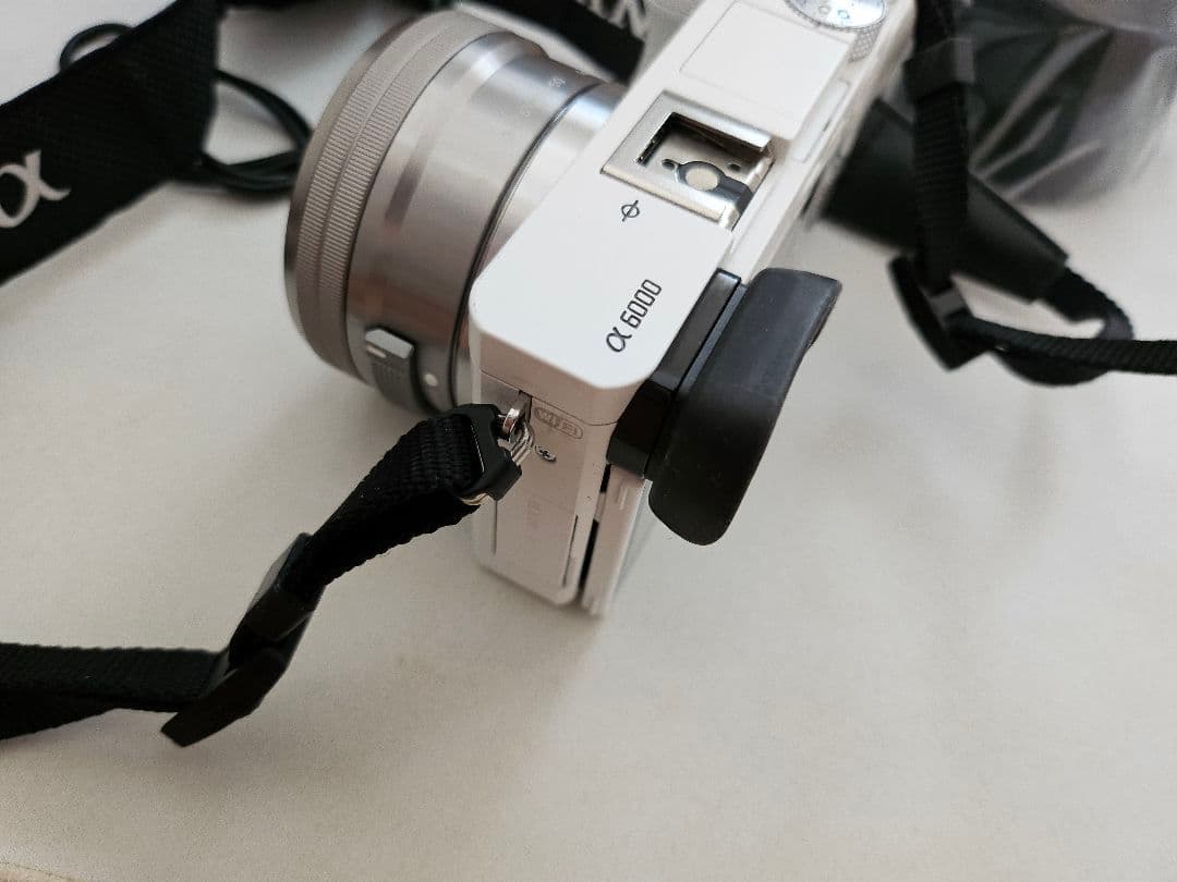 SONY α6000 ホワイト デジタル一眼レフカメラ