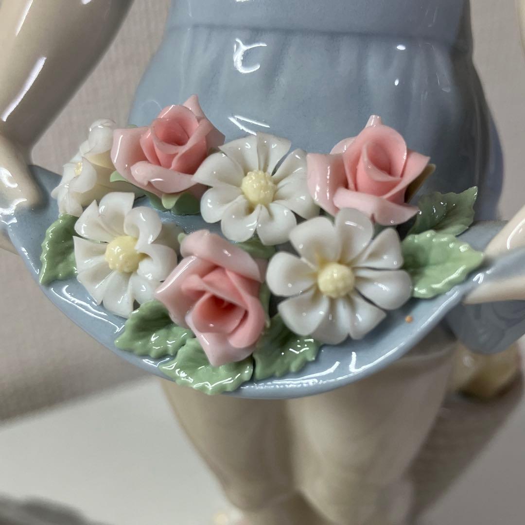LLADRO リヤドロ 1284 花を持つ少女 フィギュリン 箱付