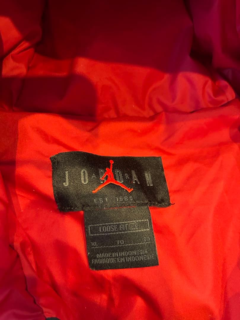 美品　Jordan ダウンジャケット XL 黒/赤　貴重なXL