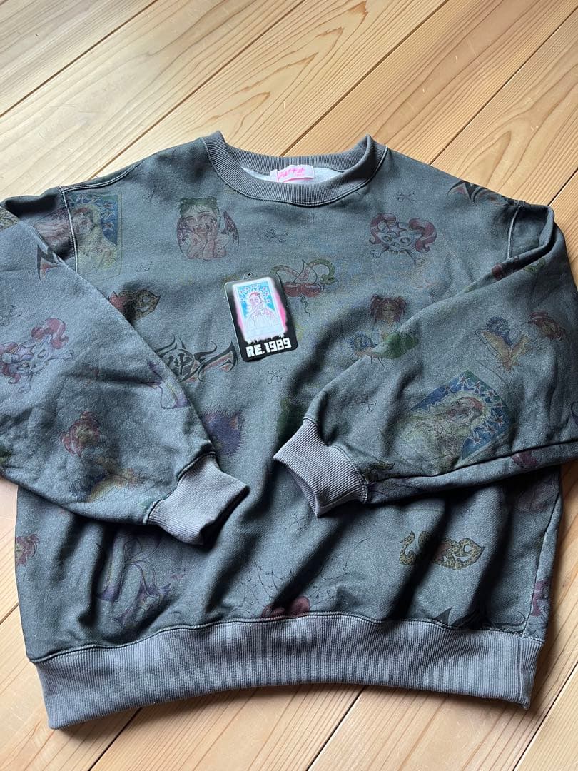 RE. 仲里依紗　セットアップ上下　スミクロ