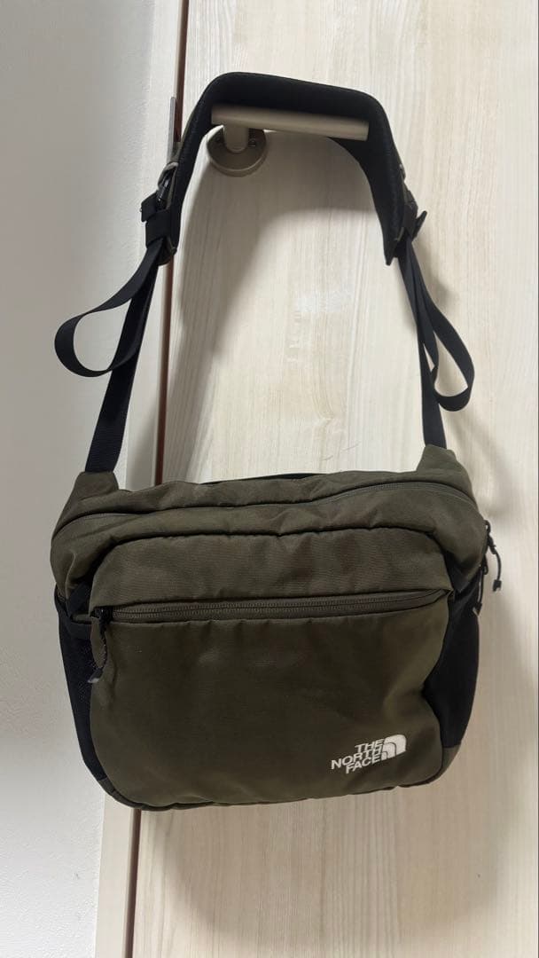 THE NORTH FACE スリングバッグ 抱っこ紐 カーキ